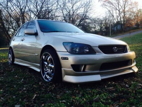 2004 lexus is300 base sedan 4-door 3.0l