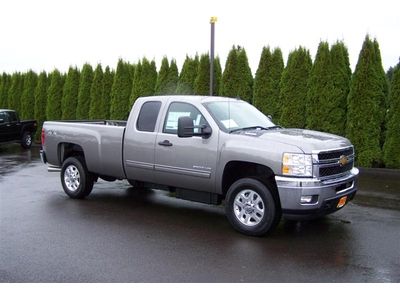 6.6 duramax, allison trans. ext. cab 4x4 srw lb backup camera "no reserve"