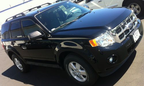 2012 ford escape xlt, 4-door, 4wd, 9000mi