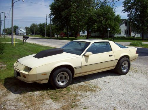 1985 chevrolet camaro coupe no reserve