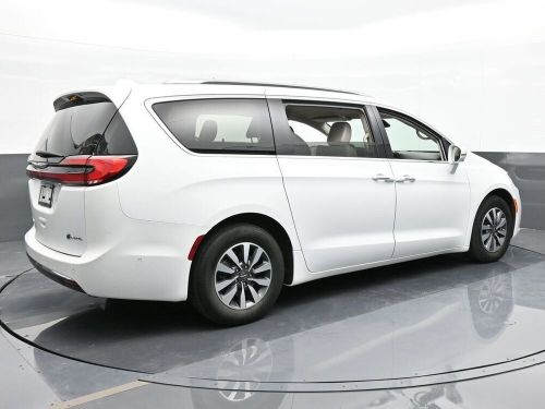 2021 chrysler pacifica hybrid touring l