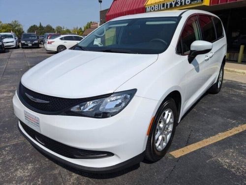 2022 chrysler voyager lx 4dr mini van