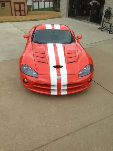 2008 dodge srt 10 viper perfect 300 miles!