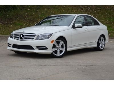 Clean carfax!! 2011 c300 sport, cd player &amp; ipod port, glass sunroof, 17"  wheel