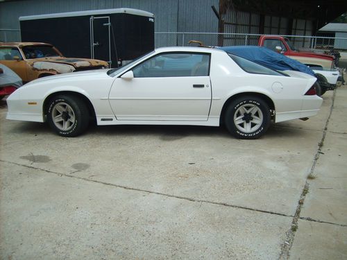 1989 chevrolet camaro  coupe 2-door 5.0l