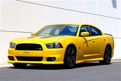 2012 dodge charger srt-8 superbee - auto - only 2k miles - hemi - bluetooth