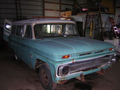 1965 chevrolet c10 suburban base 4.6l