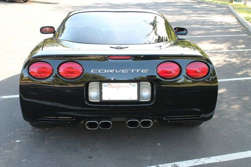 1998 chevrolet corvette base hatchback 2-door 5.7l