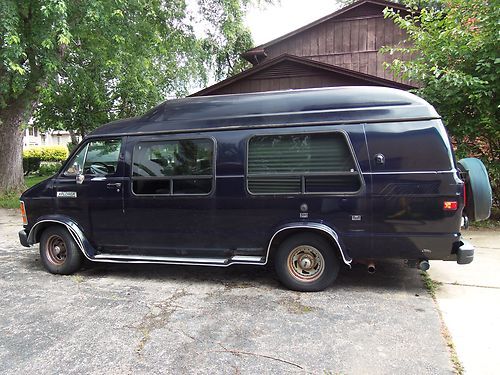 1990 dodge van b250 v8-318 5.2l - $1799 (southfield mi)