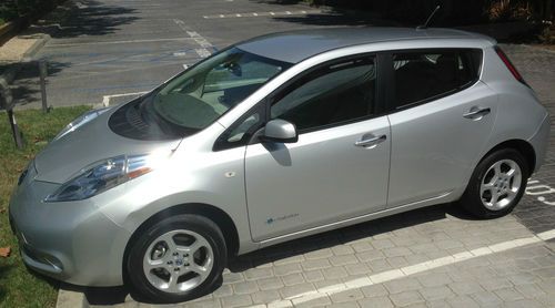 2011 nissan leaf sl-e