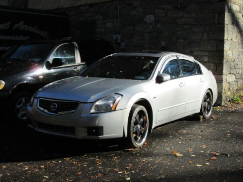 2005 nissan maxima se sedan 4-door 3.5l