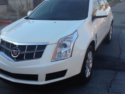 2012 cadillac srx luxury sport 33k full factory warrenty please read description