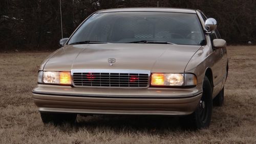 1992 chevrolet caprice police car   9c1  83,000 original miles, cage, lights