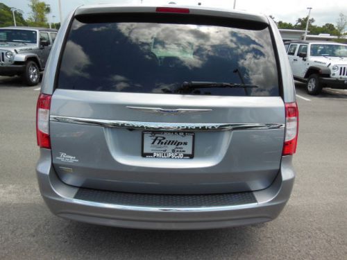 2014 chrysler town & country touring