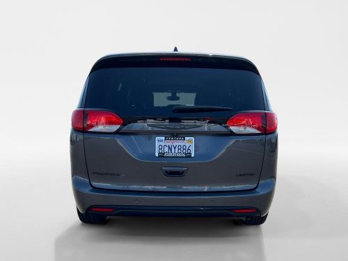 2018 chrysler pacifica limited