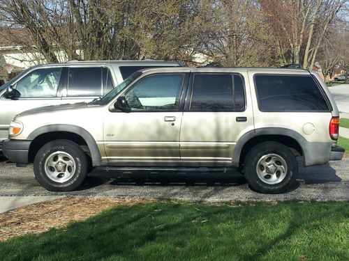 2000 ford explorer xls sport utility 4-door 4.0l 4x4