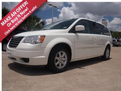 10 white touring 3.8l 4door 3 rows dual ac cd/mp3 satellite radio keyless entry