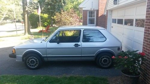 1983 volkswagen rabbit gti hatchback 2-door 1.8l