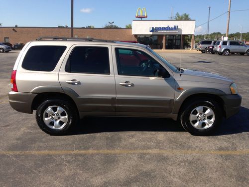 4 wheel drive, 3.0 v6, leather, sunroof, runs/drives/looks great!