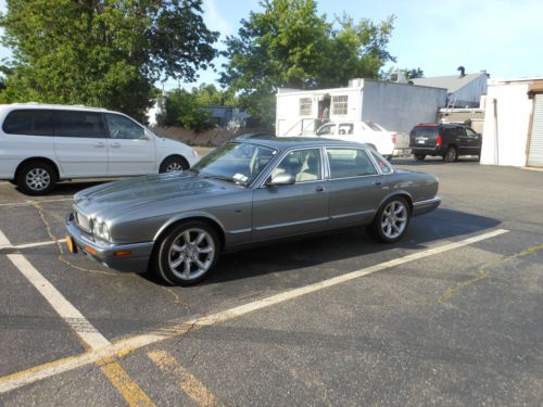 2002 jaguar xjr v8 &#034;supercharged&#034; 4d gray sedan