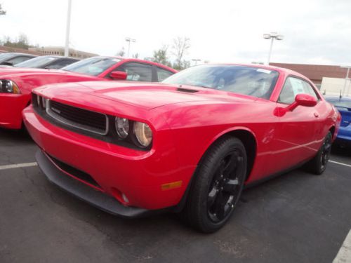 2014 dodge challenger sxt