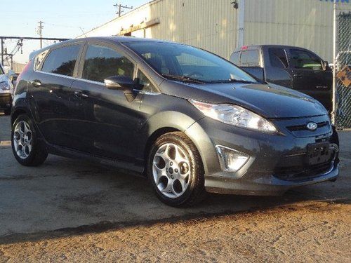 2011 ford fiesta ses damaged salvage economical runs! manual trans wont last!!