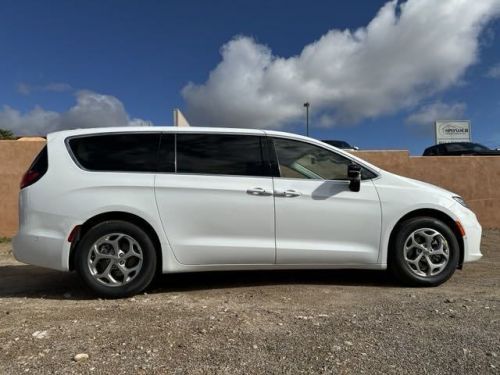 2024 chrysler pacifica limited