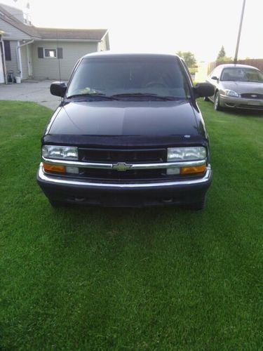 2002 chevrolet s10 zr5 crew cab pickup 4-door 4.3l