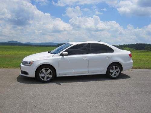 2012 vw jetta tdi diesel flawless 45mpg bluetooth aux xm nice tint dsg iphone