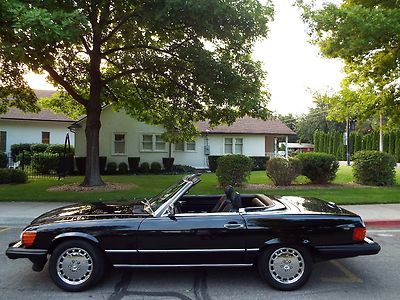 Gorgeous 1988 mercedes benz 560 sl roadster triple black both tops nice !!