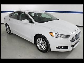 13 ford fusion sedan se, fuel efficient &amp; luxury with leather seats &amp; sunroof!