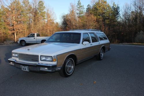 1990 chevrolet caprice classic wagon 4-door 5.0l