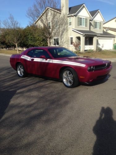 Excellent 2010 40th anniversary dodge challenger rt hemi furious fuchsia