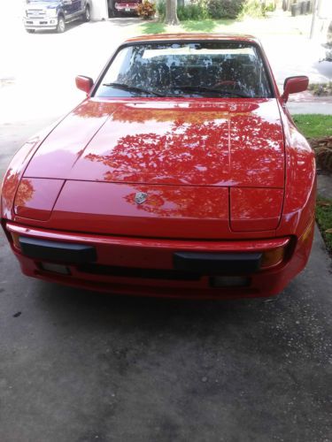 Porsche 944 1983