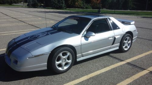 1986 pontiac fiero 4 speed manual