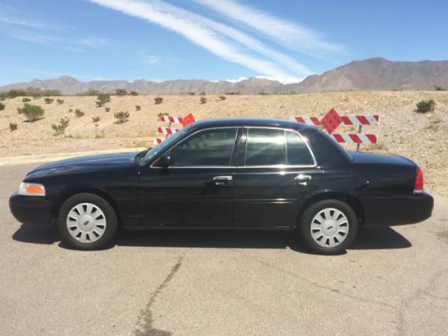 Ford crown victoria police interceptor sedan 4-doo