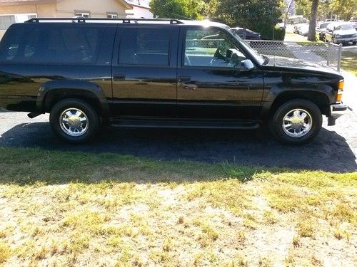 1999 chevrolet suburban lt 4x4,vortec 350, 137k mi. no reserve ends 7pm friday!