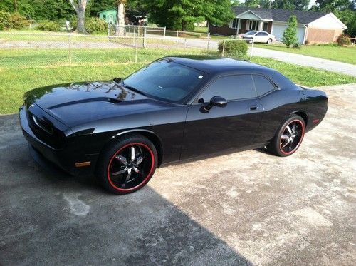 2009 dodge challenger se black 2 door coupe under 40,000 miles