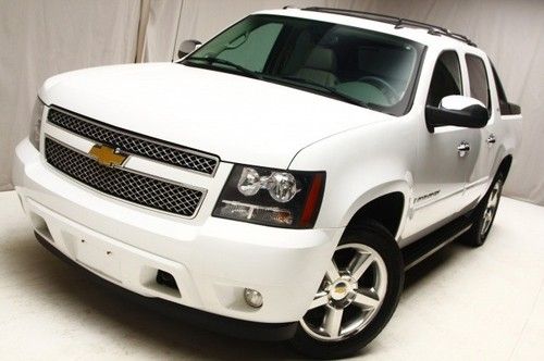 We finance! 2008 chevrolet avalanche ltz 4wd power sunroof navigation