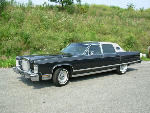 Elegant two owner  towncar - 1977 lincolntowncar -  19k orig mi