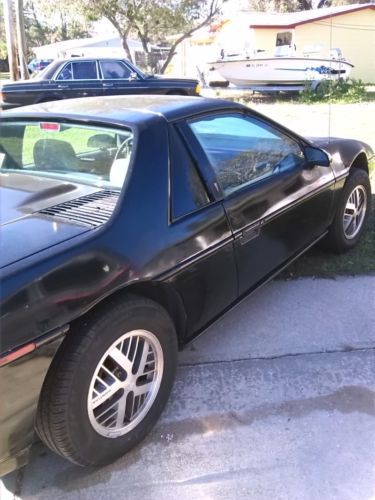 1988 pontiac fiero sport coupe 2-door 2.5l