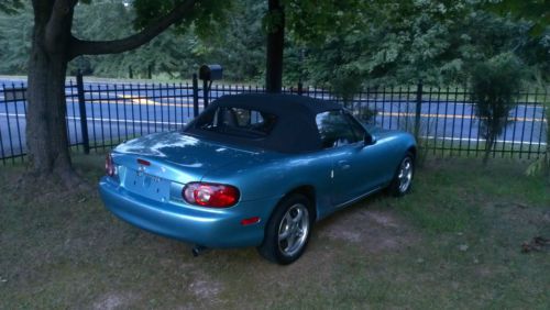 2001 mazda mx5 miata 32.000mi showroom condition