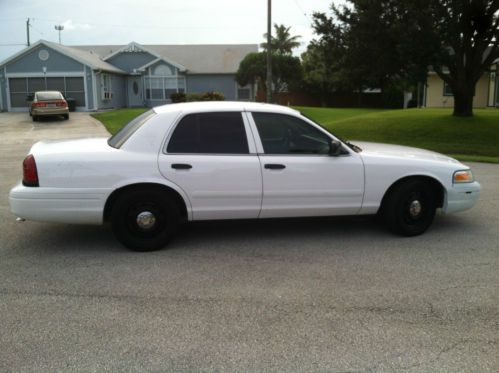 2008 ford crown victoria police interceptor sedan 4-door 4.6l