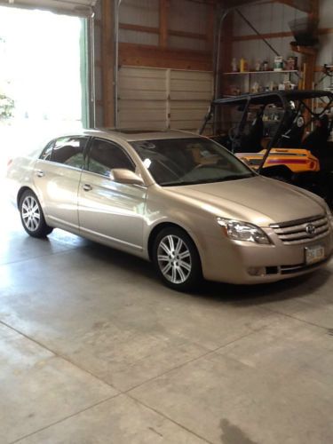 2005 toyota avalon limited