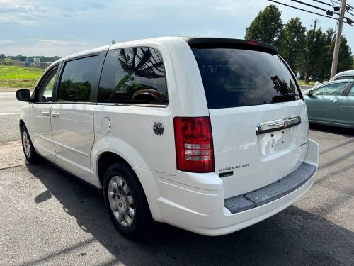 2010 chrysler town and country lx 4dr mini van