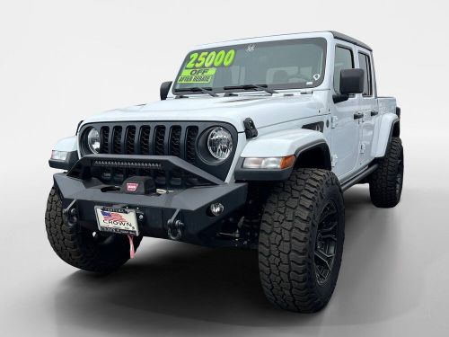 2022 jeep gladiator sport s