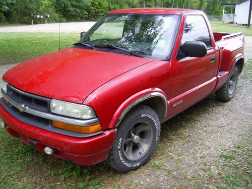 2000 chevrolet s10 ls standard cab pickup 2-door 2.2l