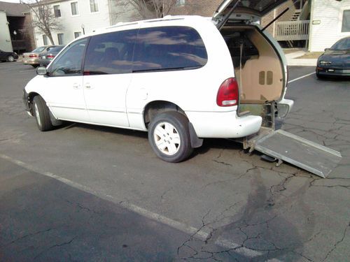 1997 dodge grand caravan  handicap wheelchair van 4-door 3.3l