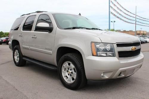 2007  tahoe dvd player, 4x4 awd, parking sensors, optional third-row seating