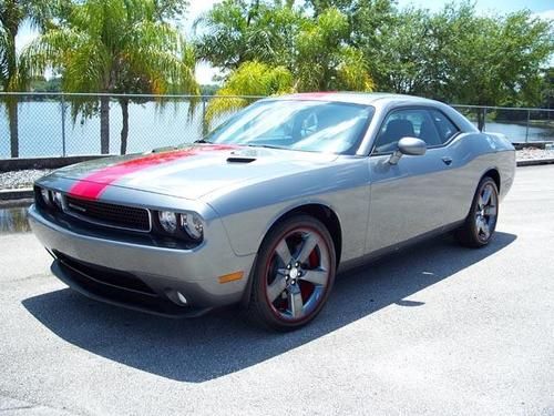 2012 dodge challenger sxt